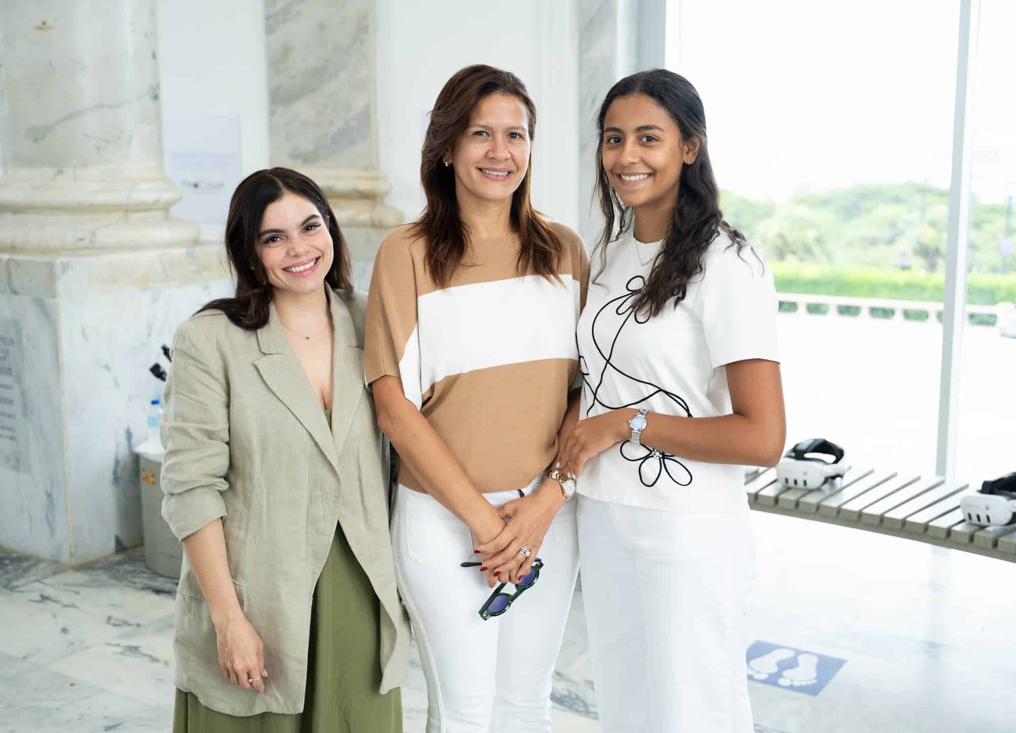 Anabel Rosario, Paola Jansen y Ana Victoria Yunén.