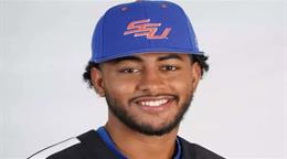 Jugador de b&eacute;isbol dominicano denuncia que contin&uacute;a siendo hostigado por agentes del ICE