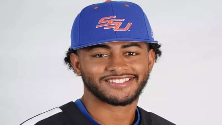 Jugador de béisbol dominicano denuncia que continúa siendo hostigado por agentes del ICE