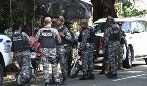Reforma policial proh&iacute;be revisar genitales y elimina rango de raso
