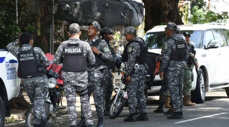 Reforma policial proh&iacute;be revisar genitales y elimina rango de raso