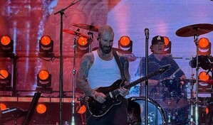 Maroon 5 conquista Sevilla con un multitudinario concierto en la Plaza de Espa&ntilde;a