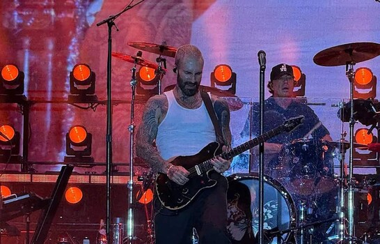 Maroon 5 conquista Sevilla con un multitudinario concierto en la Plaza de Espa&ntilde;a