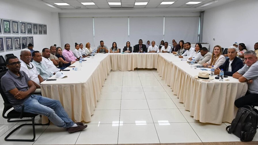 Mesa de trabajo en Bayahíbe coordina acciones para mejorar el turismo Mesa de trabajo en Bayahíbe coordina acciones para mejorar el turismo