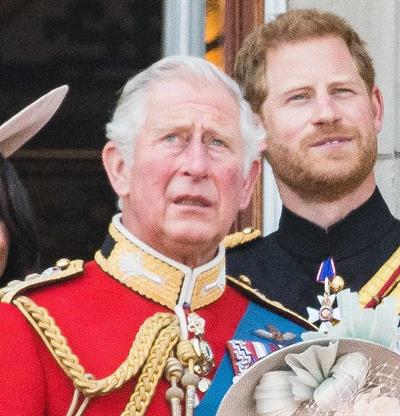 El rey Carlos III recibe al pr&iacute;ncipe Harry y a su familia por primera vez desde 2022