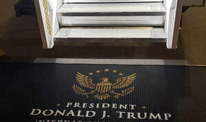 Trump celebra que el aeropuerto de Palm Beach ahora lleva su nombre
