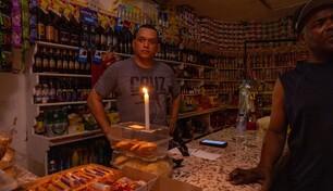 M&aacute;s de cuatro d&iacute;as sin energ&iacute;a el&eacute;ctrica obliga a comerciantes a cerrar sus negocios en Los Frailes
