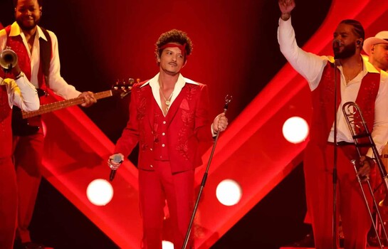 Bruno Mars conquista Madrid con una noche de romance, baile y grandes &eacute;xitos
