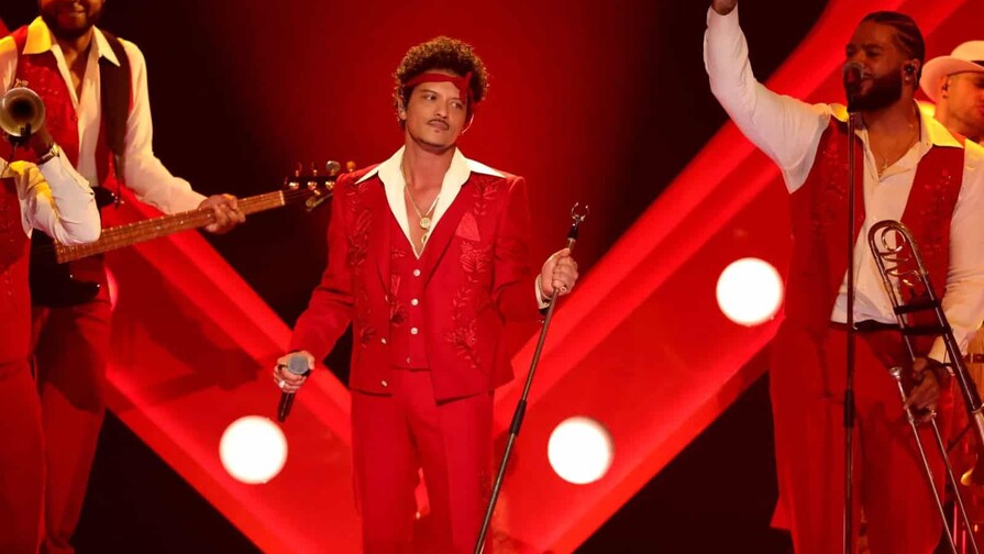 Bruno Mars conquista Madrid con una noche de romance, baile y grandes &eacute;xitos