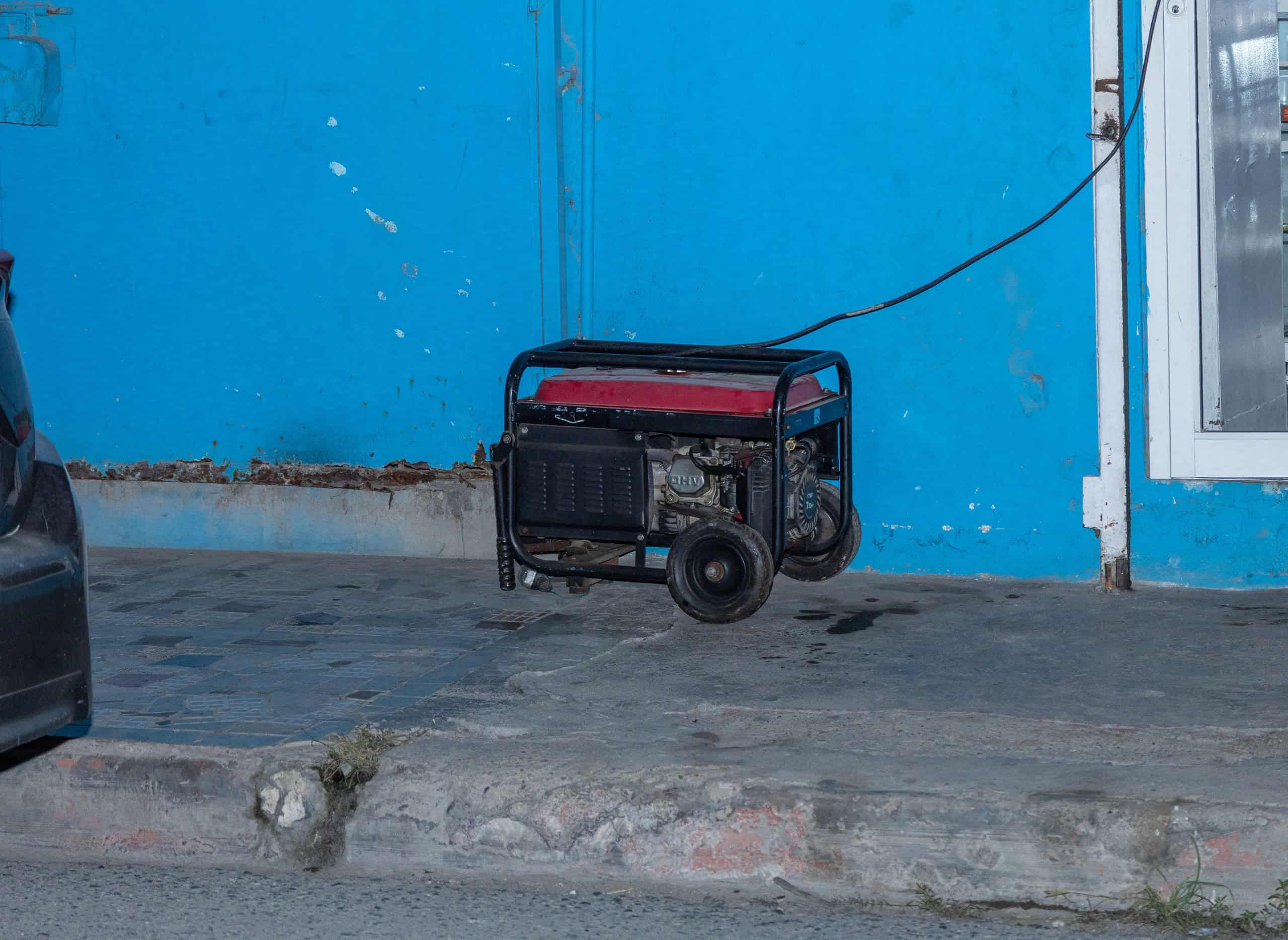 Los municipes se han visto en la necesidad de adquirir plantas electricas.&nbsp;