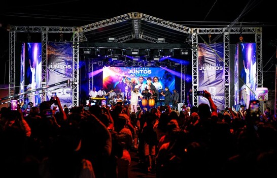 Constanza se une en el concierto Adorando Juntos, de ReconocidosNet