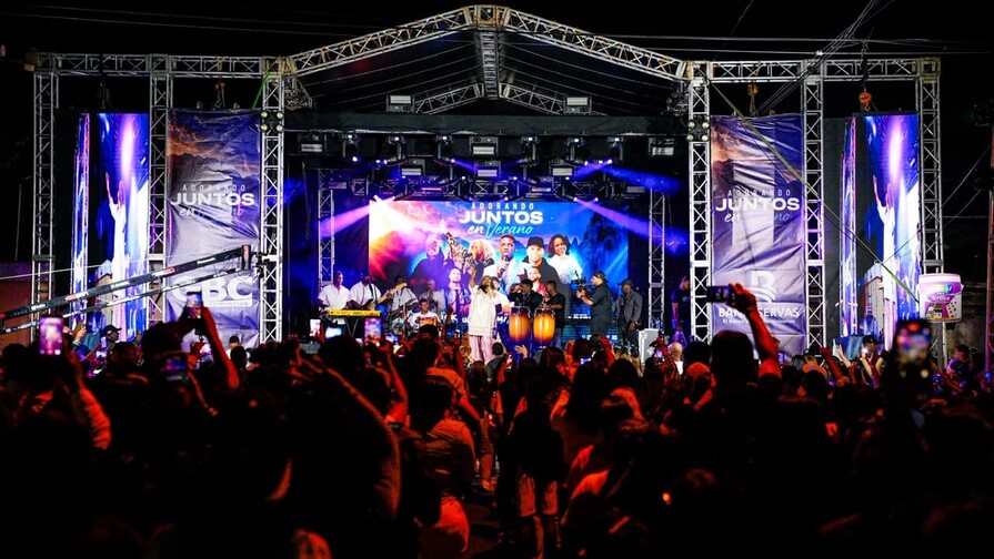 Constanza se une en el concierto Adorando Juntos, de ReconocidosNet Constanza se une en el concierto Adorando Juntos, de ReconocidosNet