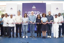 Ministro de Educaci&oacute;n inaugura centro educativo y un techado en Saman&aacute;