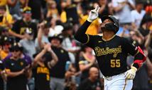 Esmerlyn Valdez conect&oacute; cuadrangular con las bases llenas en el triunfo de los Piratas