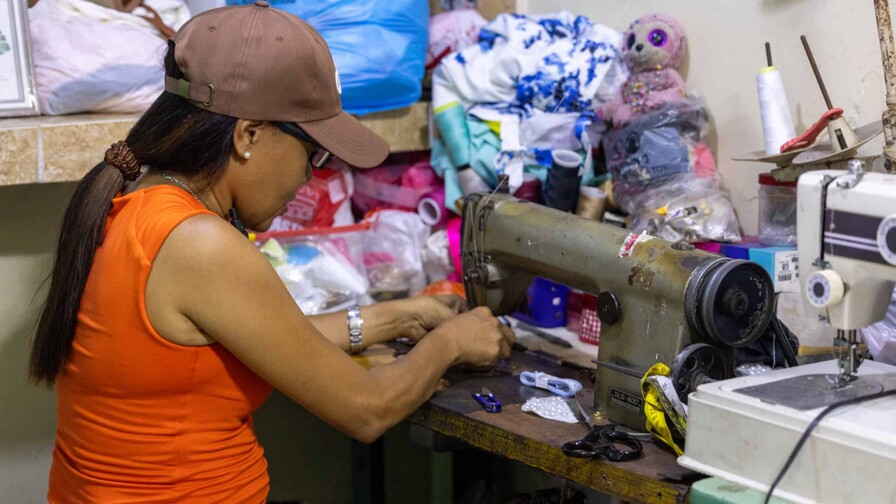 La moda rápida cambia el oficio de sastres y modistas La moda rápida cambia el oficio de sastres y modistas