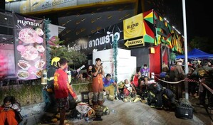 Al menos 27 personas mueren en el incendio de un pub de Bangkok
