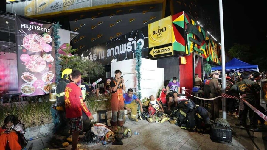 Al menos 27 personas mueren en el incendio de un pub de Bangkok Al menos 27 personas mueren en el incendio de un pub de Bangkok