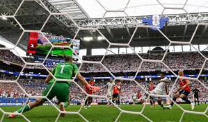 Un doblete de Bellingham env&iacute;a a Inglaterra a semifinales del Mundial