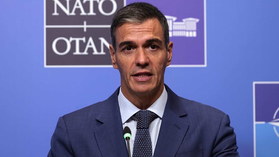 Pedro S&aacute;nchez dice que Rajoy averg&uuml;enza a Espa&ntilde;a con su comentario sobre la selecci&oacute;n francesa