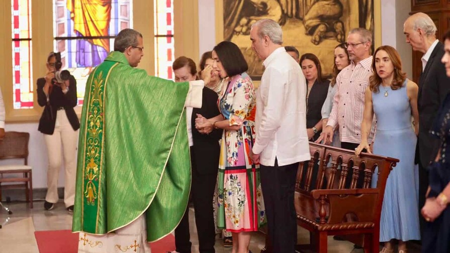 Abinader celebra su cumpleaños 59 con una misa de acción de gracias en el Palacio Nacional Abinader celebra su cumpleaños 59 con una misa de acción de gracias en el Palacio Nacional