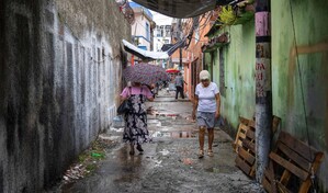En los callejones de Santo Domingo, el hacinamiento, la hermandad y chisme conviven puerta a puerta