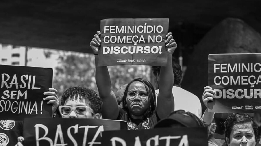 "Esa matadera de mujeres" "Esa matadera de mujeres"