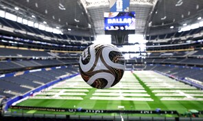 Dorado y negro en los pies de los semifinalistas: la FIFA introduce el nuevo bal&oacute;n Trionda Final