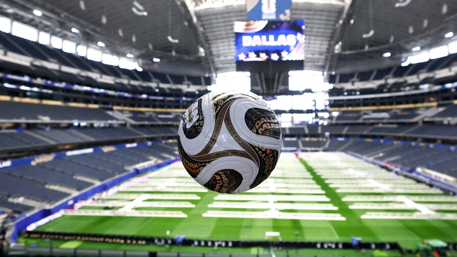 Dorado y negro en los pies de los semifinalistas: la FIFA introduce el nuevo balón Trionda Final Dorado y negro en los pies de los semifinalistas: la FIFA introduce el nuevo balón Trionda Final