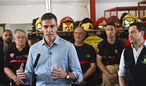 Pedro S&aacute;nchez llama a mejorar la prevenci&oacute;n tras el mort&iacute;fero incendio en el sur de Espa&ntilde;a