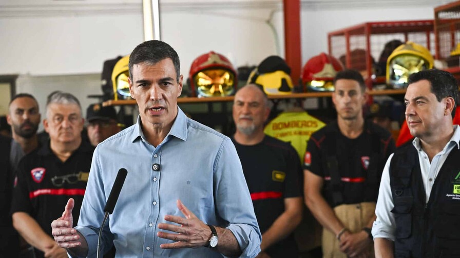 Pedro Sánchez llama a mejorar la prevención tras el mortífero incendio en el sur de España Pedro Sánchez llama a mejorar la prevención tras el mortífero incendio en el sur de España