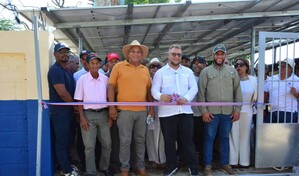 El FEDA entrega paneles solares a ganaderos de Montecristi