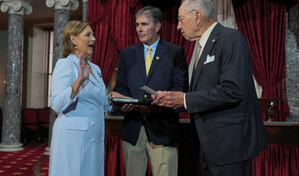 La hermana del senador fallecido Lindsey Graham jura oficialmente su cargo en el Senado