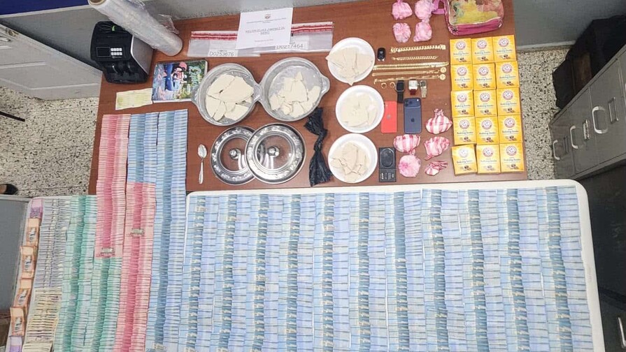 DNCD apresa a presunto microtraficante con casi 1 mill&oacute;n de pesos, miles de d&oacute;lares y una yipeta