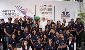 Ministro Luis Miguel De Camps recibe antorcha de los XXV Juegos Centroamericanos y del Caribe 2026