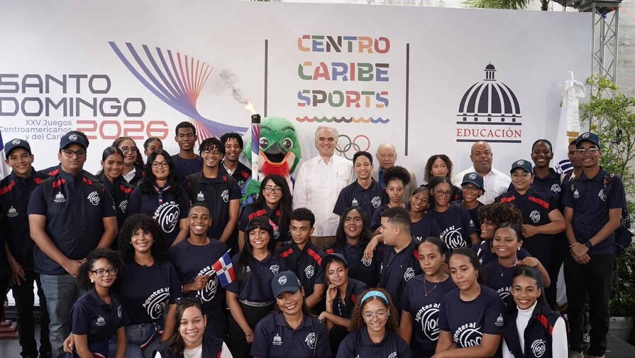 Ministro Luis Miguel De Camps recibe antorcha de los XXV Juegos Centroamericanos y del Caribe 2026 Ministro Luis Miguel De Camps recibe antorcha de los XXV Juegos Centroamericanos y del Caribe 2026