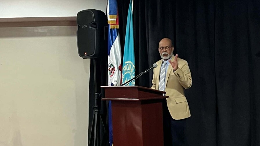 Manuel Mota Castillo presenta en Nueva York su Compendio de Psiquiatría Pediátrica Manuel Mota Castillo presenta en Nueva York su Compendio de Psiquiatría Pediátrica