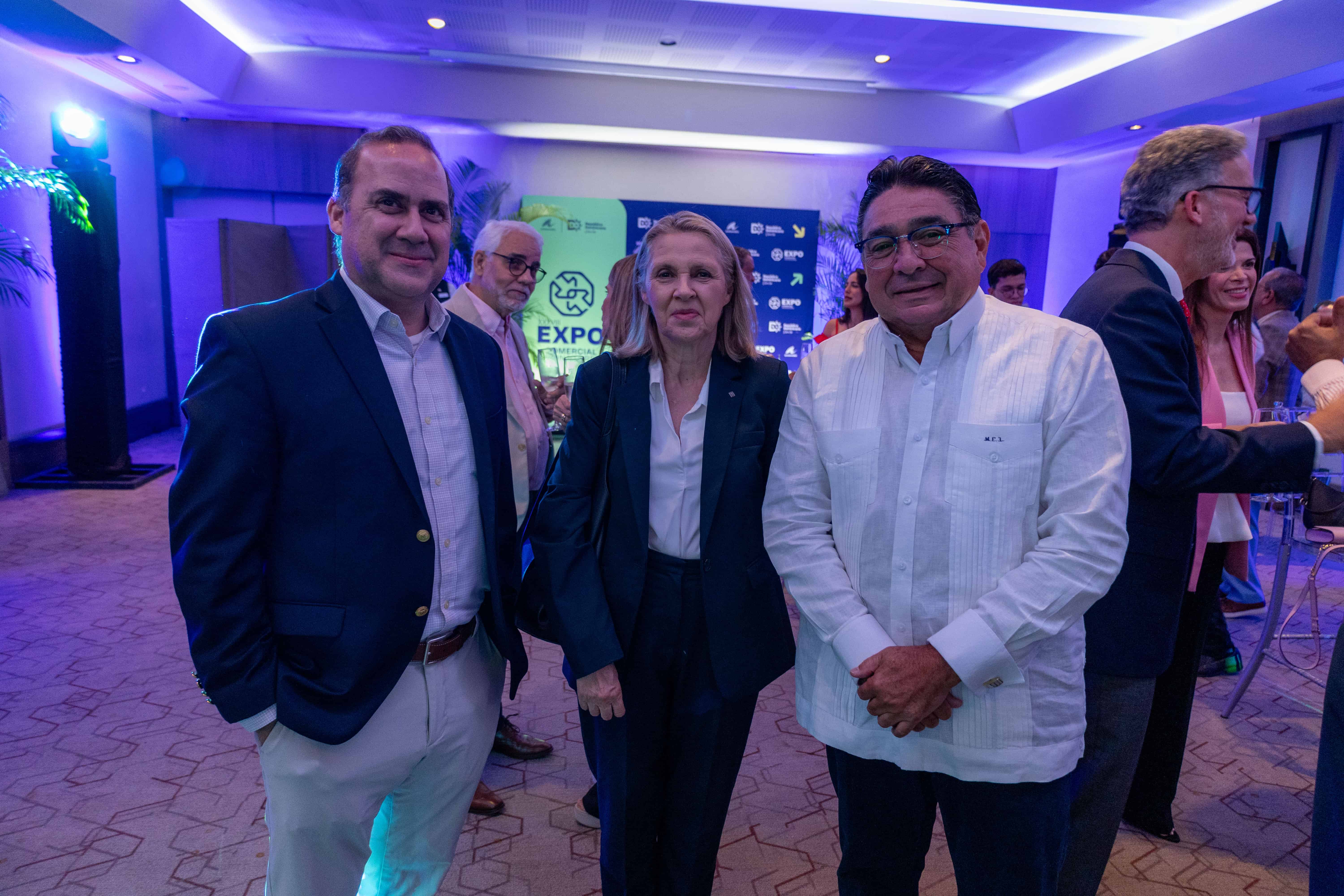 Donald Pimentel, Clara Reid y Miguel Calzada.