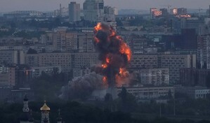 Se escuchan explosiones en Kiev durante una alerta por misiles bal&iacute;sticos