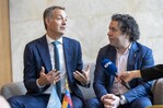 Gustavo Dudamel se une a la ONU para ayudar a Venezuela: La música es un elemento de sanación Gustavo Dudamel se une a la ONU para ayudar a Venezuela: La música es un elemento de sanación