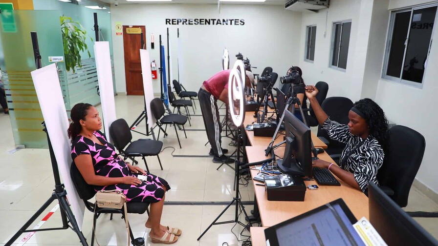 JCE cambia horario de 10 centros de cedulación; dejarán de operar de madrugada desde el 1 de agosto JCE cambia horario de 10 centros de cedulación; dejarán de operar de madrugada desde el 1 de agosto