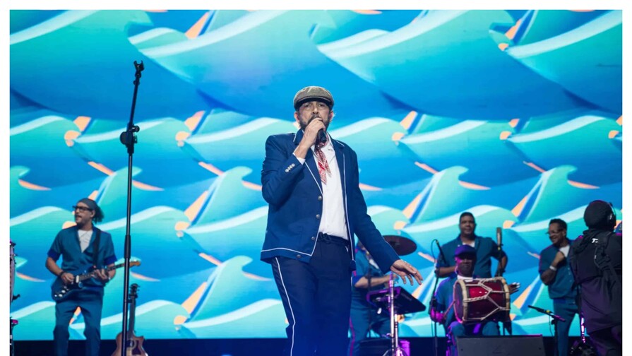 Juan Luis Guerra se reencuentra con Galicia en una noche caribeña un año tras la tormenta Juan Luis Guerra se reencuentra con Galicia en una noche caribeña un año tras la tormenta