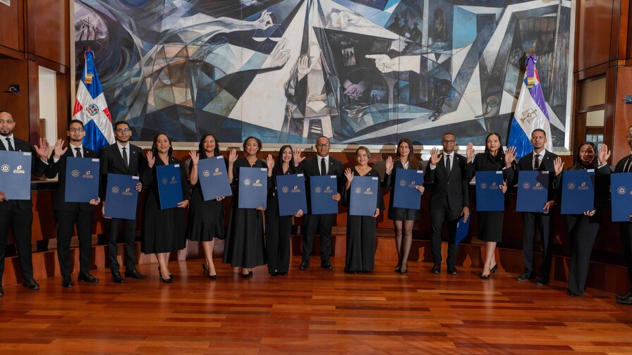 La SCJ juramenta e ingresa a la carrera judicial a 15 nuevos jueces y juezas La SCJ juramenta e ingresa a la carrera judicial a 15 nuevos jueces y juezas