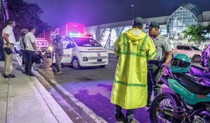 Motorista muere y pasajera resulta herida en accidente de tr&aacute;nsito en la John F. Kennedy