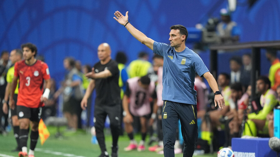Scaloni pide no mezclar la semi entre Argentina e Inglaterra con las Malvinas