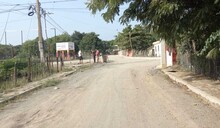 Entre polvo y lodo, comunidades de Aminilla en Dajab&oacute;n reclaman la terminaci&oacute;n de sus caminos