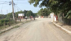 Entre polvo y lodo, comunidades de Aminilla en Dajab&oacute;n reclaman la terminaci&oacute;n de sus caminos
