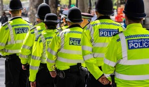 Hasta 21 a&ntilde;os de c&aacute;rcel para tres hombres inmigrantes por violar a una mujer en Inglaterra