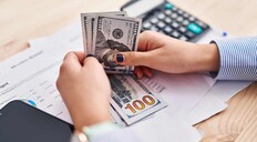 El bono del Tesoro de EE. UU. a 10 a&ntilde;os alcanza el 5.045 % tras mantener la Fed los tipos