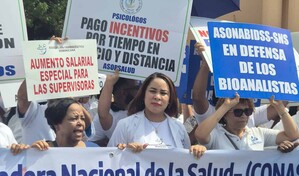 Gremios de Salud marchan al Palacio Nacional para exigir mejores condiciones laborales