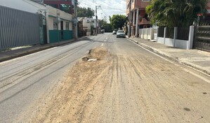 Vecinos protestan frente a Inapa por colapso cloacal y escasez de agua en sector de SFM